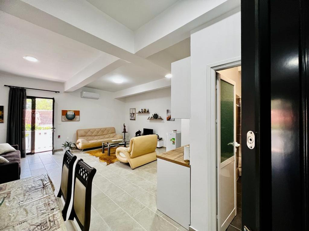 Kristian Apartments Berat Exterior photo